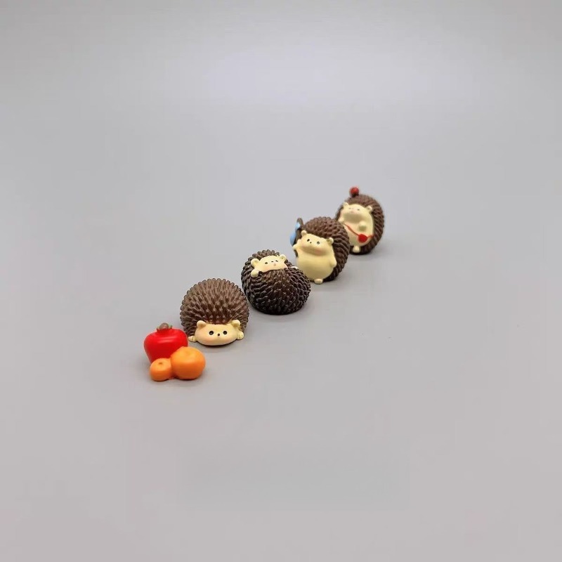 Car Accessories Oman - Mini Hedgehog Micro Landscape Cartoon Dollhouse