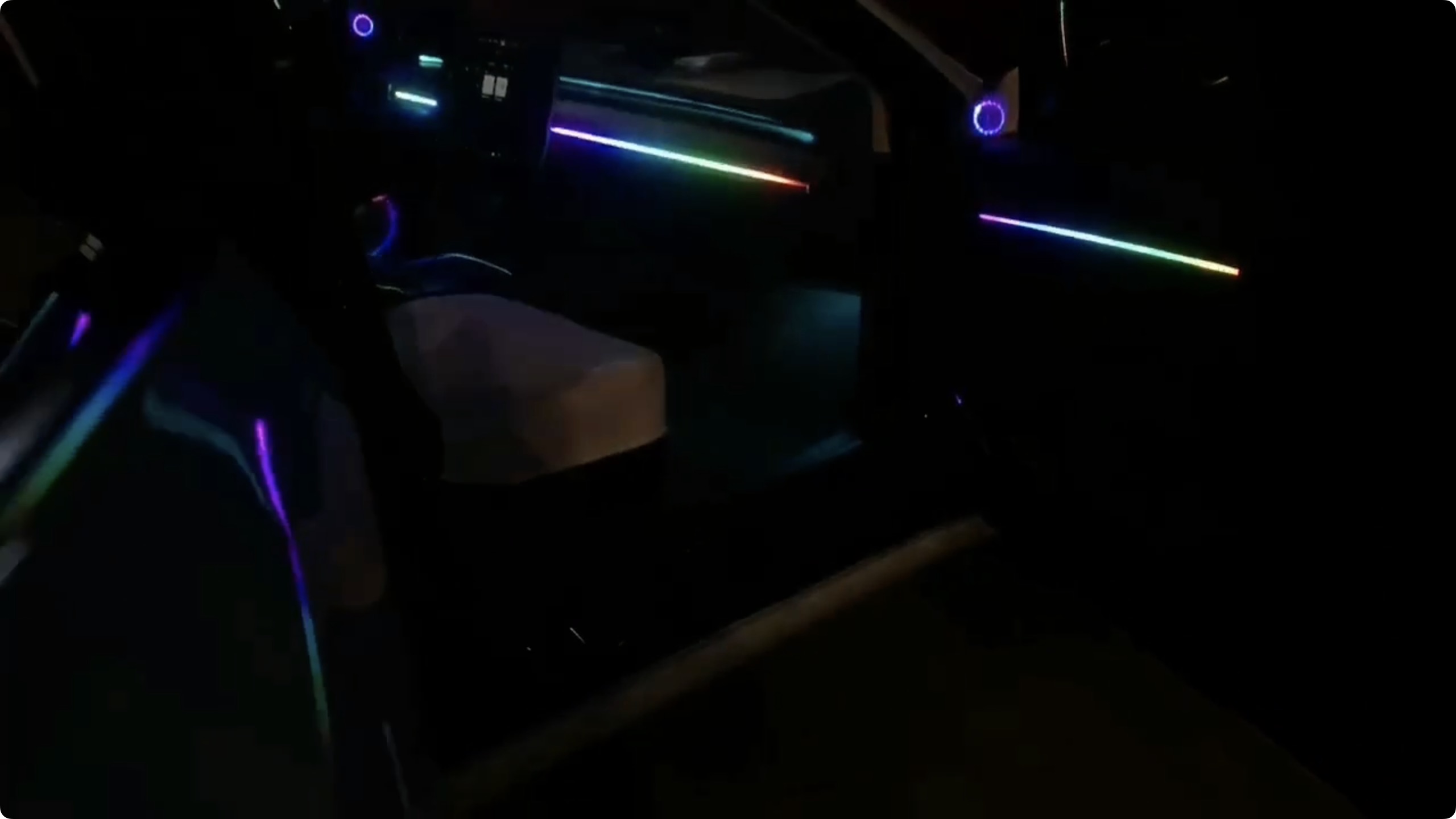 forModel 3 2019-2020 Symphony  - مراجعة Led Interior Ambient Light وسعره
