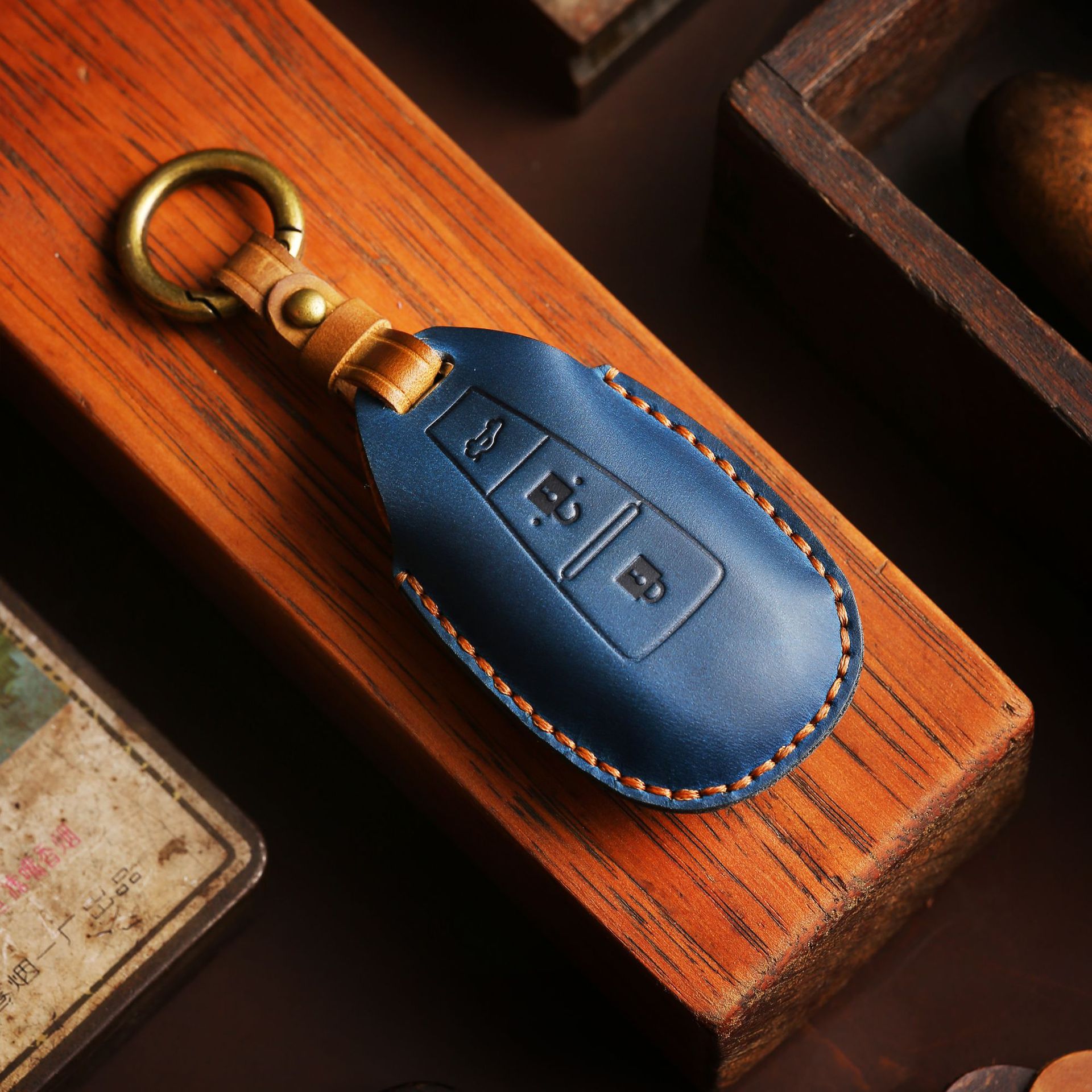 3 Bottons Leather Car Key Case - مراجعة Car Accessories Ertiga وسعره