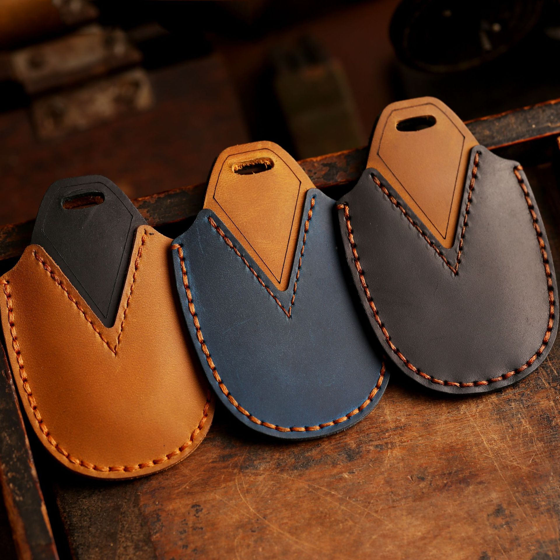 3 Bottons Leather Car Key Case - مراجعة Car Accessories Ertiga وسعره